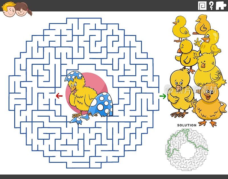 maze educational game with cartoon Easter chicks